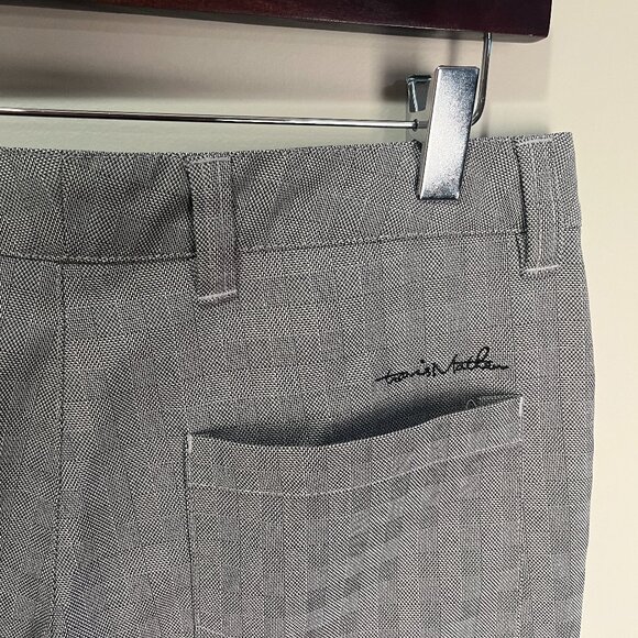 Travis Mathew Men's white and black flat front Golf Shorts 30 10" inseam - Picture 1 of 5